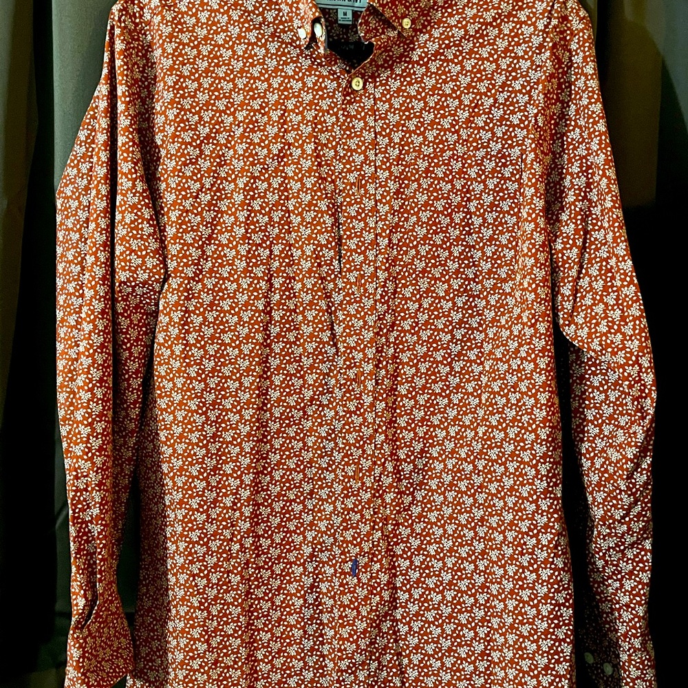 Men’s Crown & Ivy stretch, this shirt is so pretty, burnt orange and cream